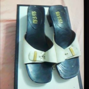 100/ authentic sandals gucci